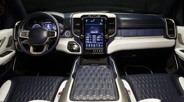La domotica arriva in auto con l’hyper-limousine Aznom Palladium