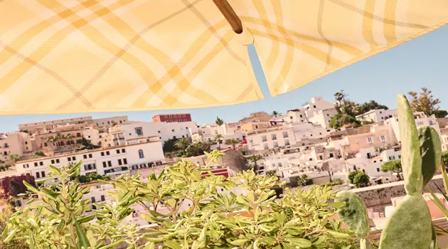 Burberry al The Standard di Ibiza