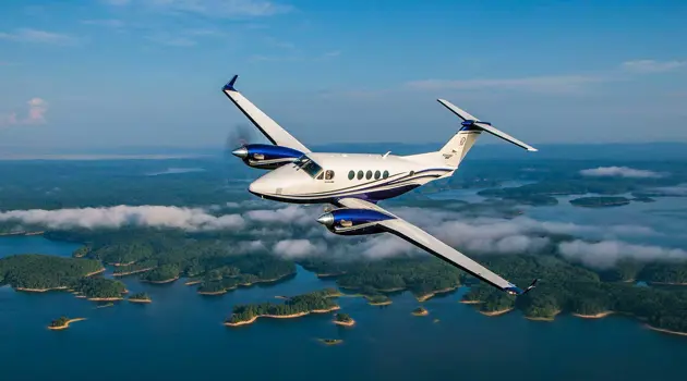 Gli interni del Beechcraft King Air 260 turboprop