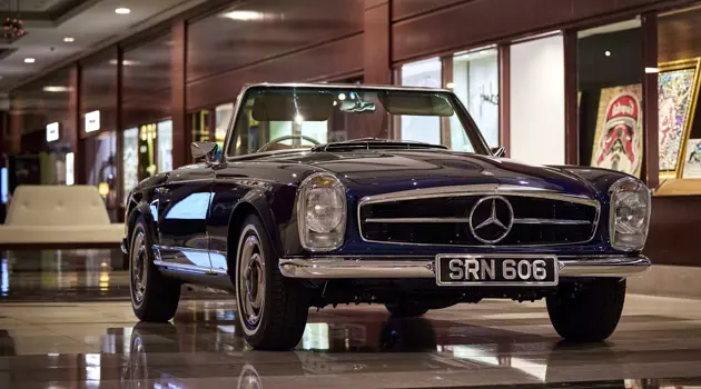 La Mercedes-Benz SL W113 Pagoda elettrica