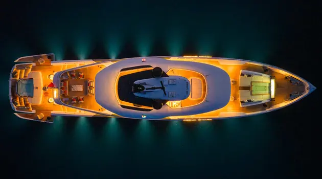 A bordo del superyacht Acqua Chiara di Columbus Yachts