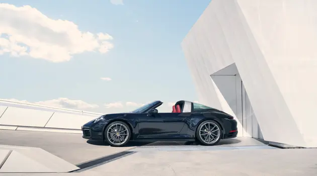 La nuova Porsche 911 Targa: elegante, inconfondibile, unica