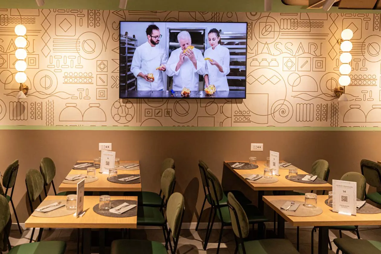 Bistrot Igino Massari all'aeroporto di Milano Linate - Area Partenze - Piano terreno - Oltre i filtri di sicurezza. Foto: Copyright ©&nbsp;Ufficio Stampa SEA
