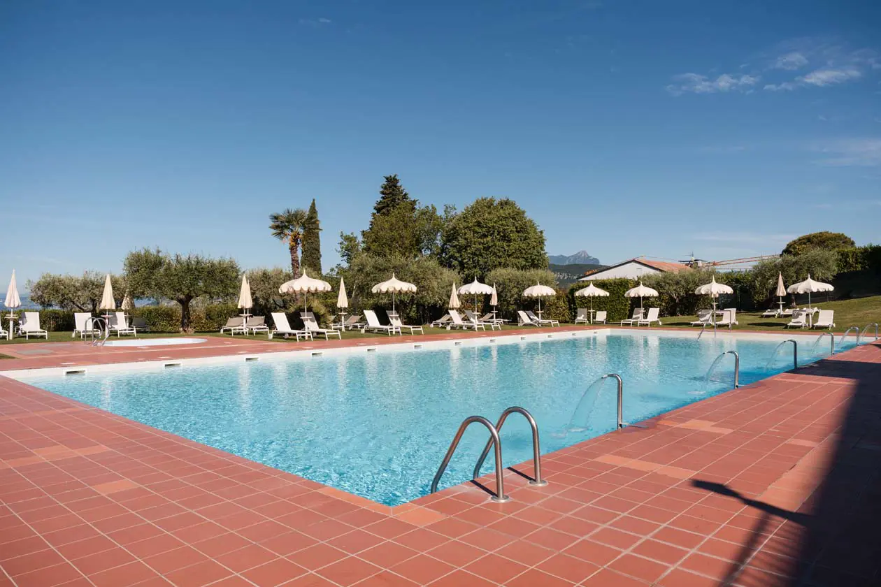 Boffenigo - The Golden Hour, piscina all'aperto. Foto: Copyright © Ufficio Stampa Boffenigo - The Golden Hour