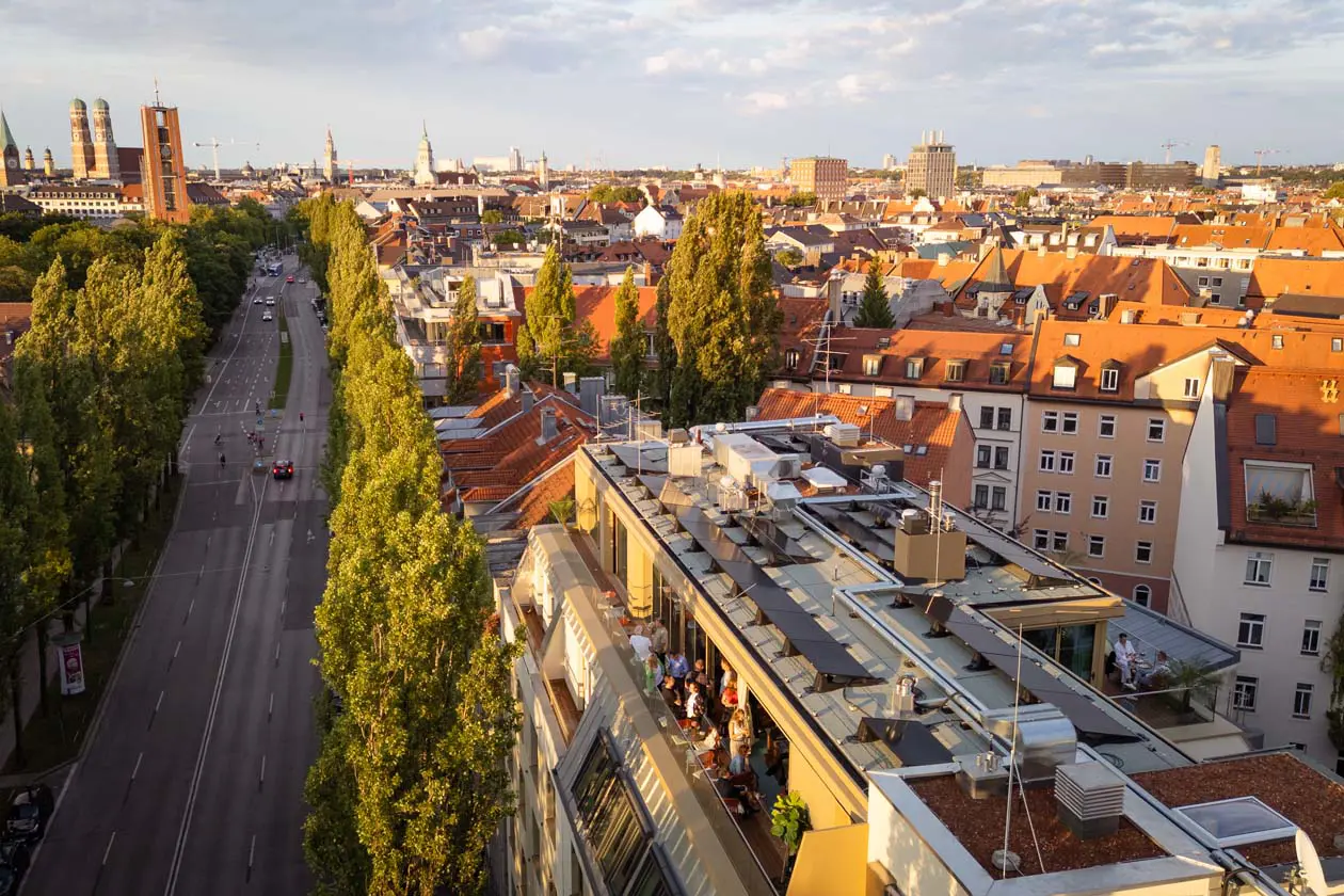 Cocoon Sendlinger Tor a Monaco di Baviera - rooftop bar FreiSchwimmer Foto:&nbsp;Copyright © Cocoon Hotels