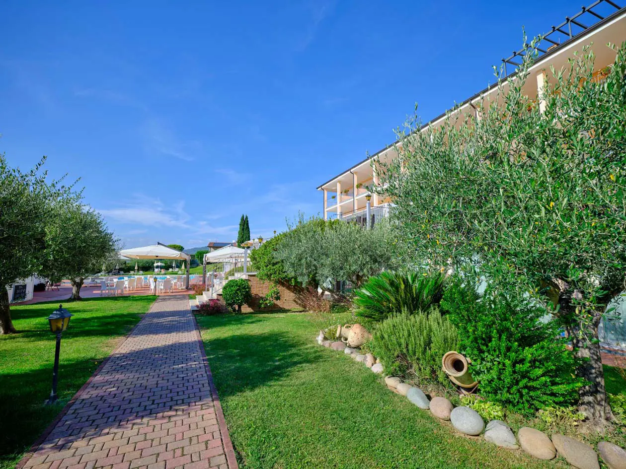 Boffenigo - The Golden Hour, immerso nel verde con piscina esterna. Foto: Copyright © Ufficio Stampa Boffenigo - The Golden Hour