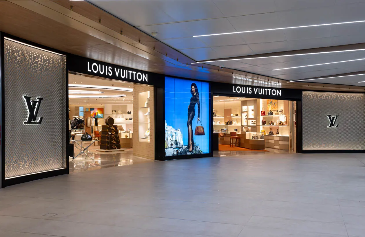 Boutique Louis Vuitton a Malpensa. Foto Copyright © Sea Aeroporti di Milano - Leotta Stefano