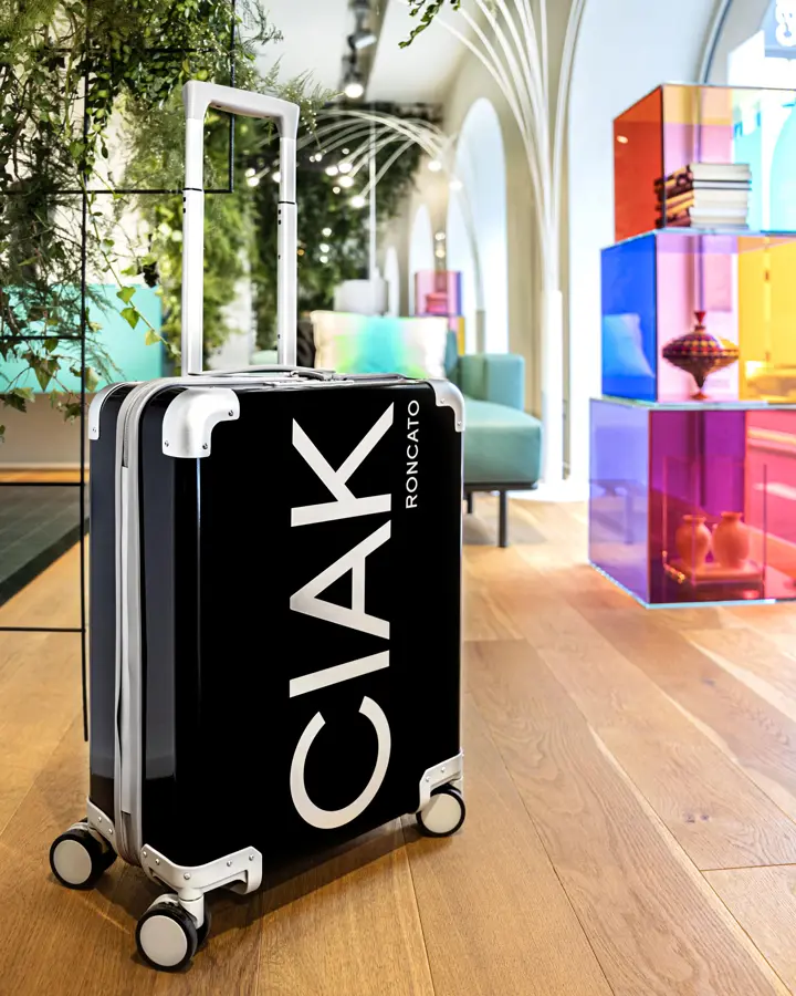 Ciak Roncato trolley by Cappellini. Valigia Logo