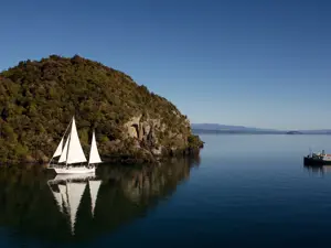 Vacanze al lago tra magici paesaggi e avventura