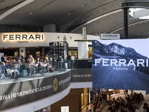 Un nuovo Ferrari Spazio Bollicine all'Aeroporto di Roma Fiumicino