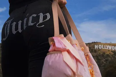 Juicy Couture SS26: l’Airport Style diventa cool