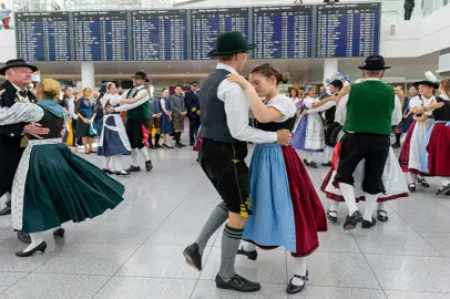 L’Aeroporto di Monaco festeggia l'Oktoberfest 2026 tra birra, musica e shopping bavarese