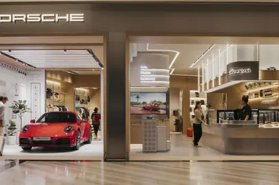 Porsche apre una nuova esperienza immersiva al Jewel Changi Airport di Singapore