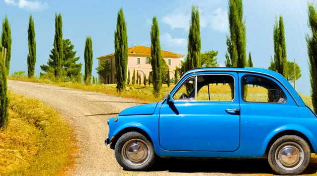 Noleggia un auto e parti per un road trip