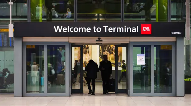 Heathrow Terminal 5 accoglie Five Guys