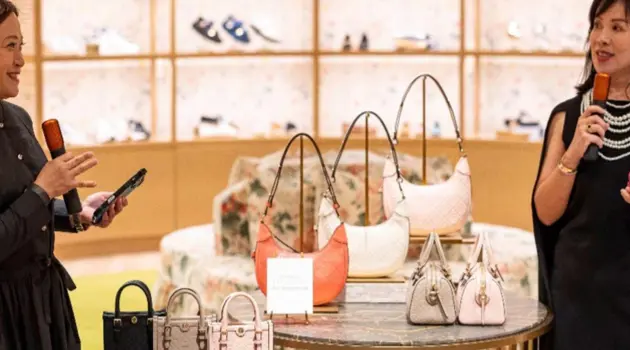 Tory Burch apre una boutique esclusiva al Changi Airport