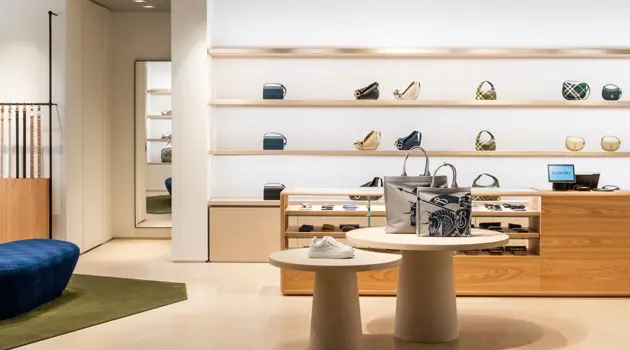 Burberry e FAR aprono a Francoforte