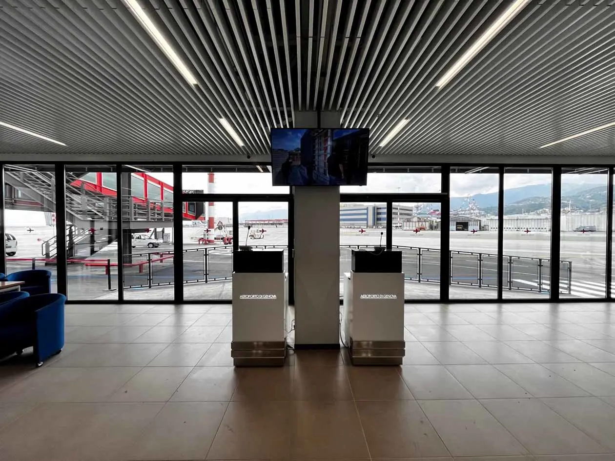 Area imbarchi aeroporto di Genova