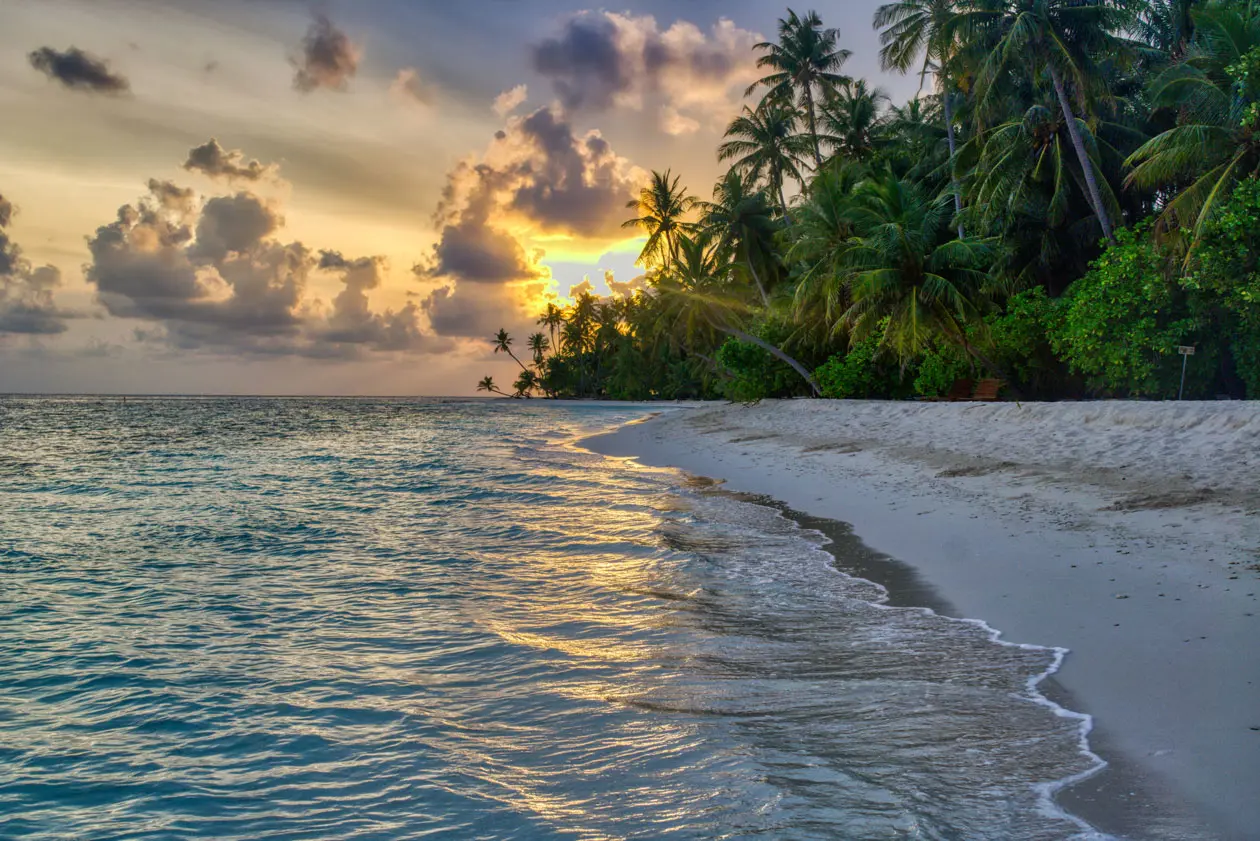 TRAMONTO ALLE MALDIVE