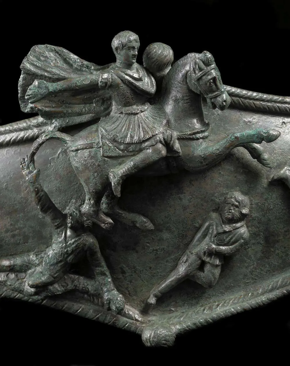 Pettorale da cavallo di statua equestre con scena di battaglia fra romani e barbari, I secolo D.C., Brescia, area del Capitolium Foto. Copyright © Fondazione Brescia Musei.