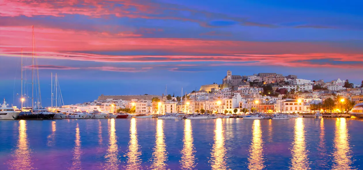 Ibiza Foto: Sisterscom.com, Shutterstock