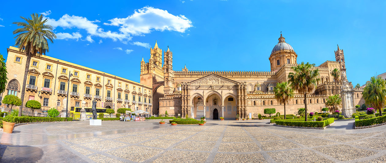 La cattedrale di Palermo Foto: Copyright © Sisterscom.com  / Depositphotos