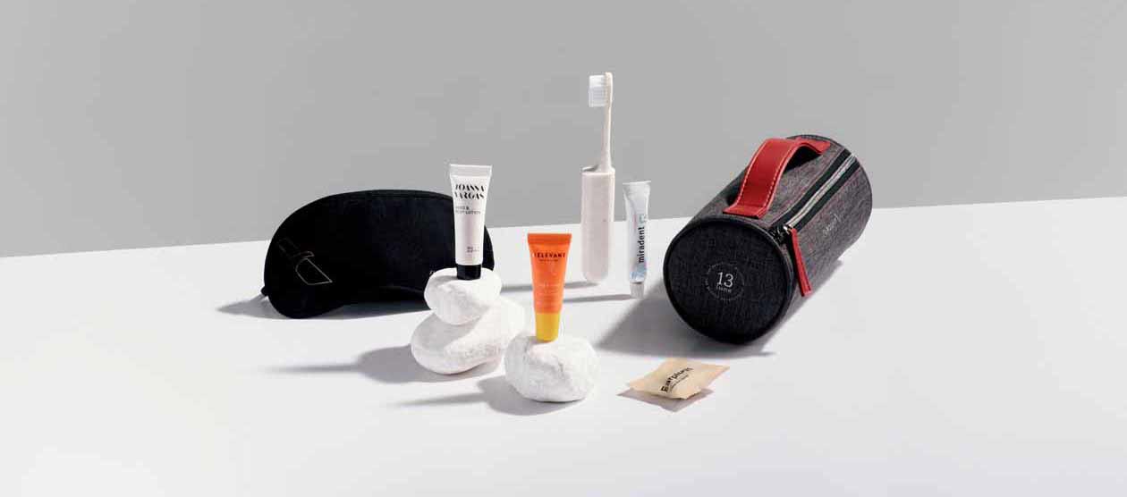 American Airlines Limited Edition Thirteen Lune Flagship Business Class Amenity Kit Copyright © American Airlines