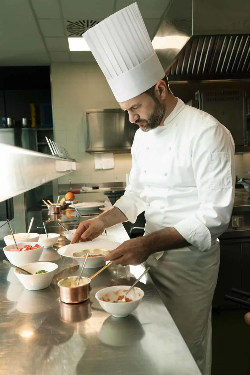 Chef stellato Enrico Bartolini con una nuova proposta gastronomica a bordo degli aerei di ITA Airways