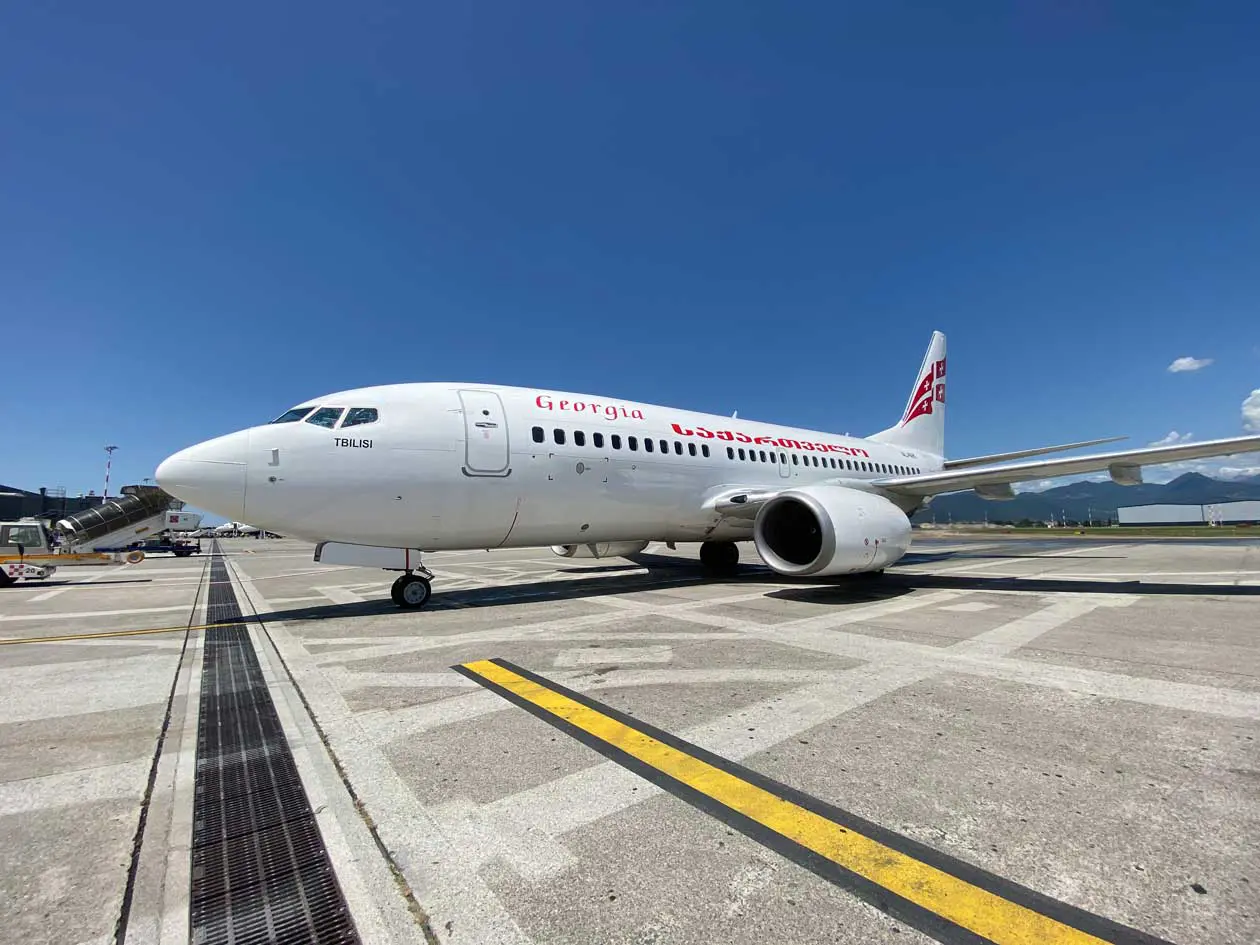 Aeromobile Georgian Airways all'aeroporto di Milano Bergamo. Copyright © Avion Tourism Magazine.