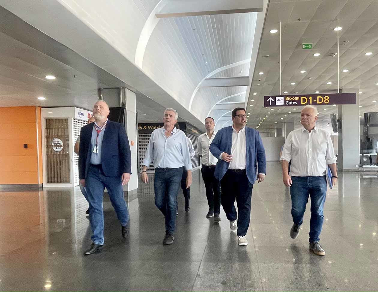 Ryanair Group CEO, Michael O'Leary, CEO of Boryspil Airport, Oleksiy Dubrevskyy, and Ryanair DAC CEO, Eddie Wilson in Ukraine (20 JUL 2023).Copyright © Ryanair