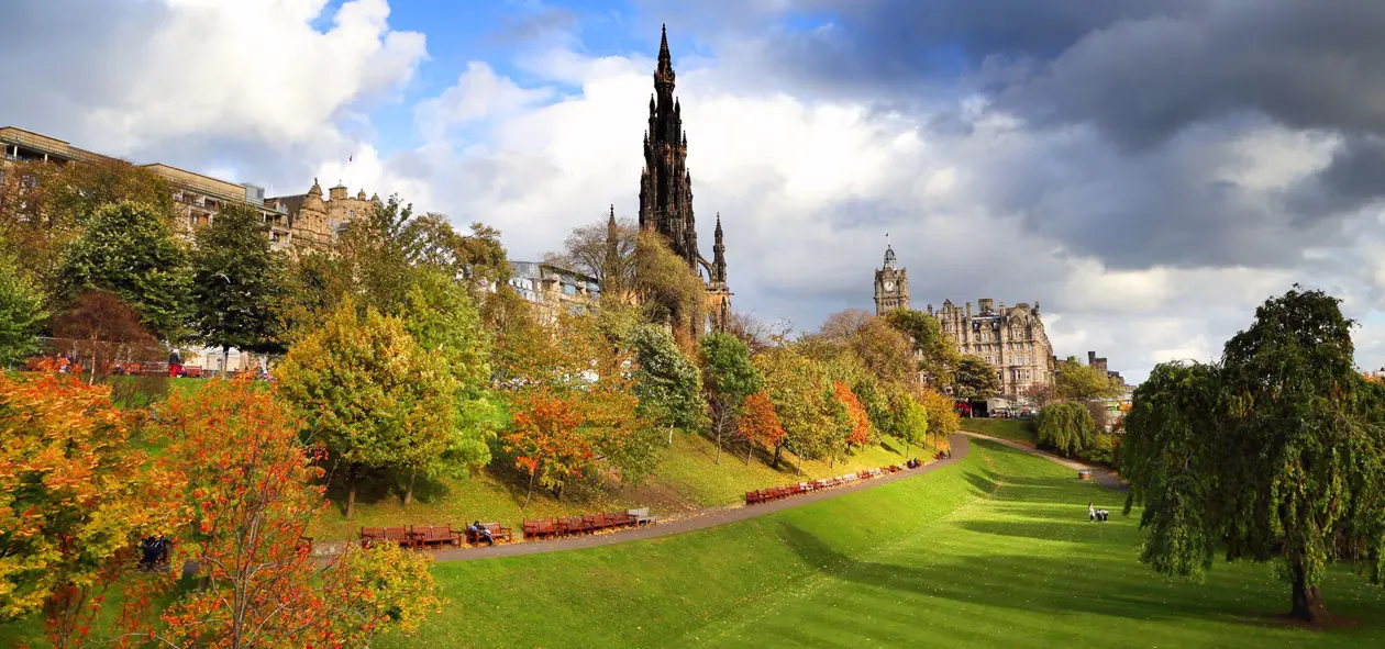 Edimburgo: Copyright © Sisterscom.com / Shutterstock