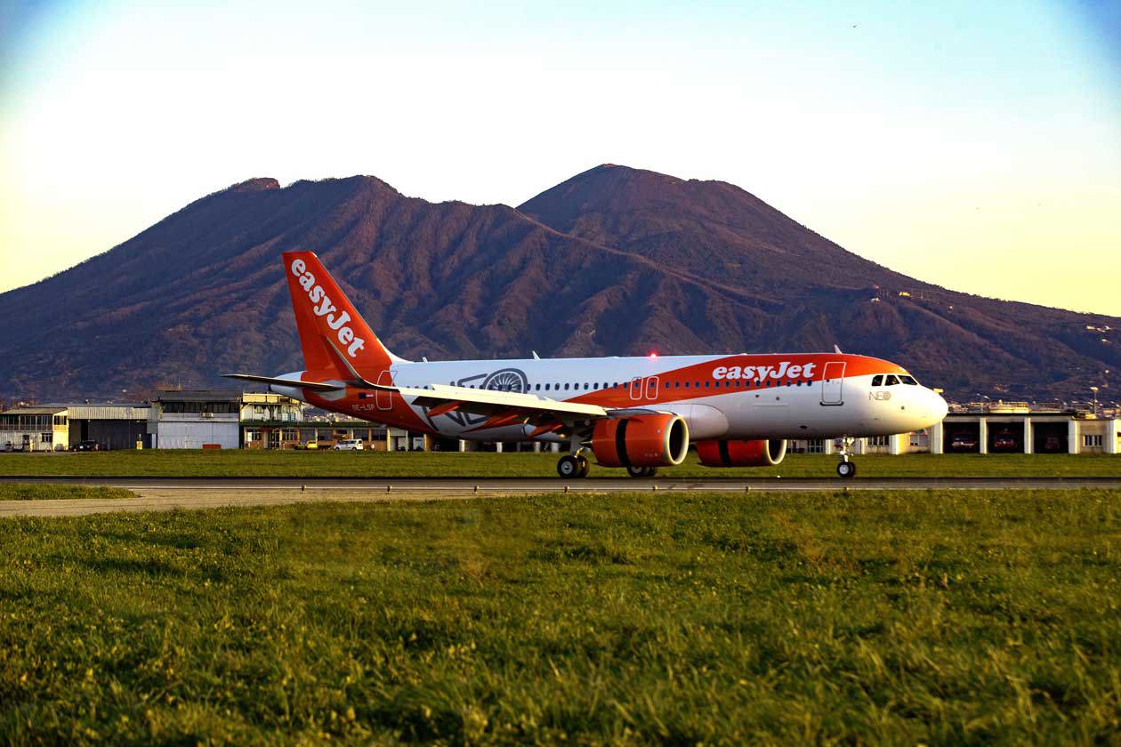 Easyjet all'aeroporto di Napoli. Foto: Copyright © Easyjet