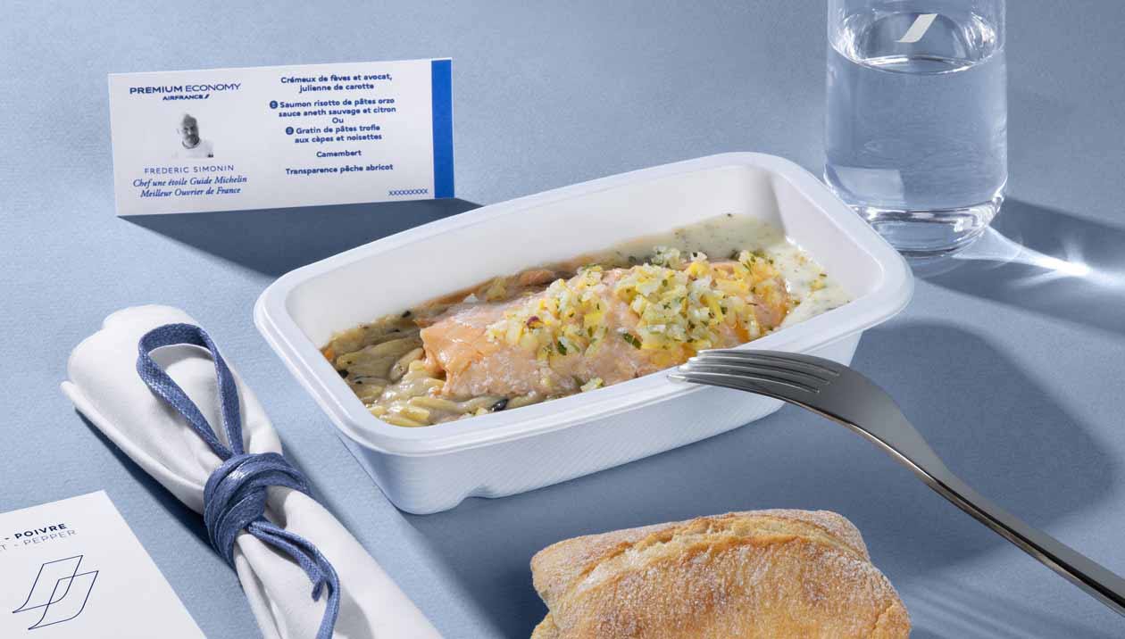 F. Simonin Premium Economy Focus Dish Salmon Copyright © Air France