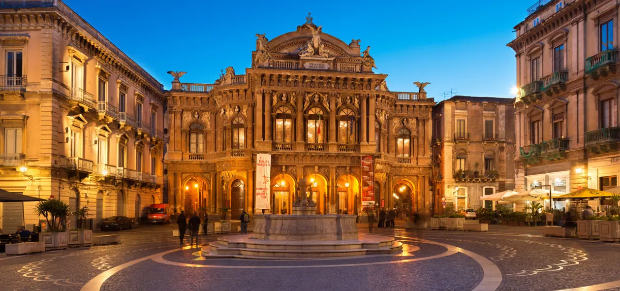 Catania Foto: Copyright © Sisterscom.com / Shutterstock