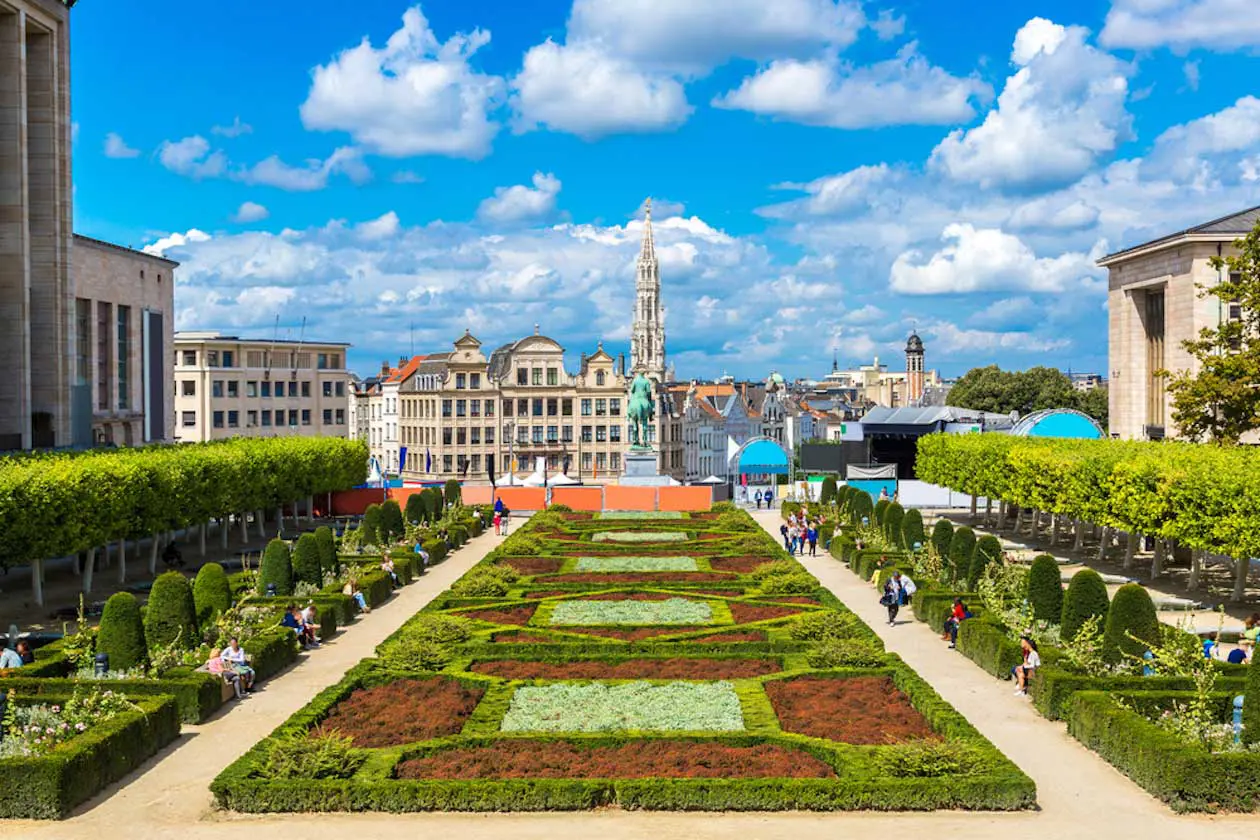 Bruxelles: Copyright © Sisterscom.com / Shutterstock 