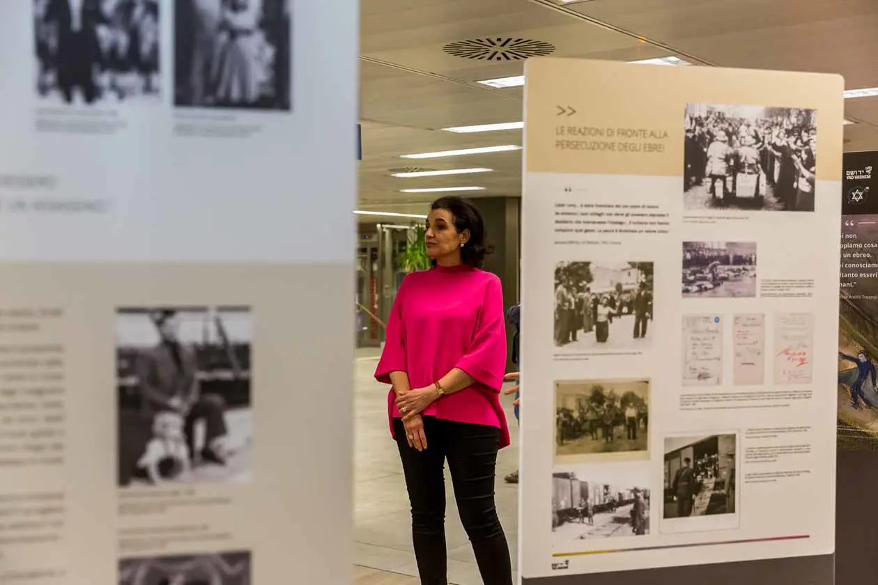 All'aeroporto di Milano Linate la mostra “Giusto fra le Nazioni”. Copyright © Sea.