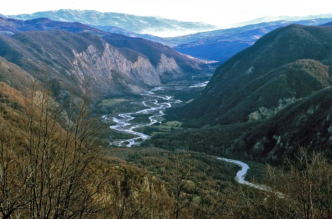 Alta Valle del Secchia da Monte Duro. Foto: Copyright © Stefano Sturloni.