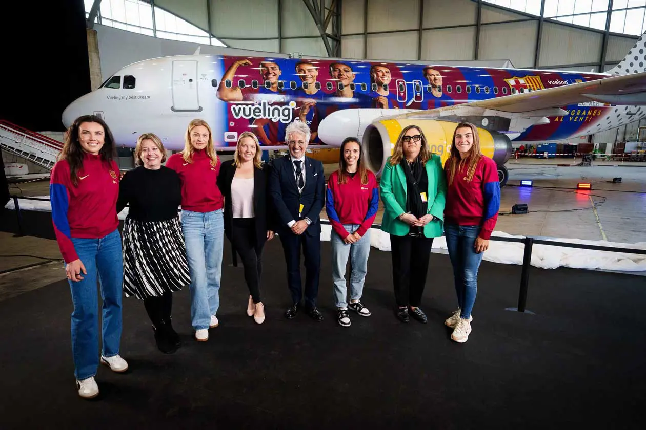 FC Barcellona e Vueling presentano il nuovo aereo del Barça femminile Copyright © Vueling