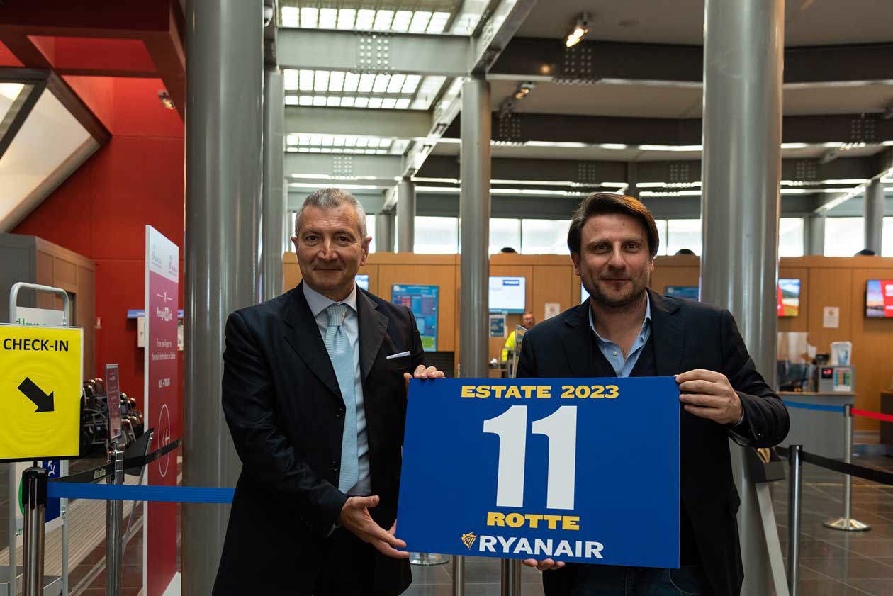 Umberto Solimeno, Direttore Generale di SASE e Mauro Bolla, Country Manager di Ryanair in Italia. Copyright © Ryanair