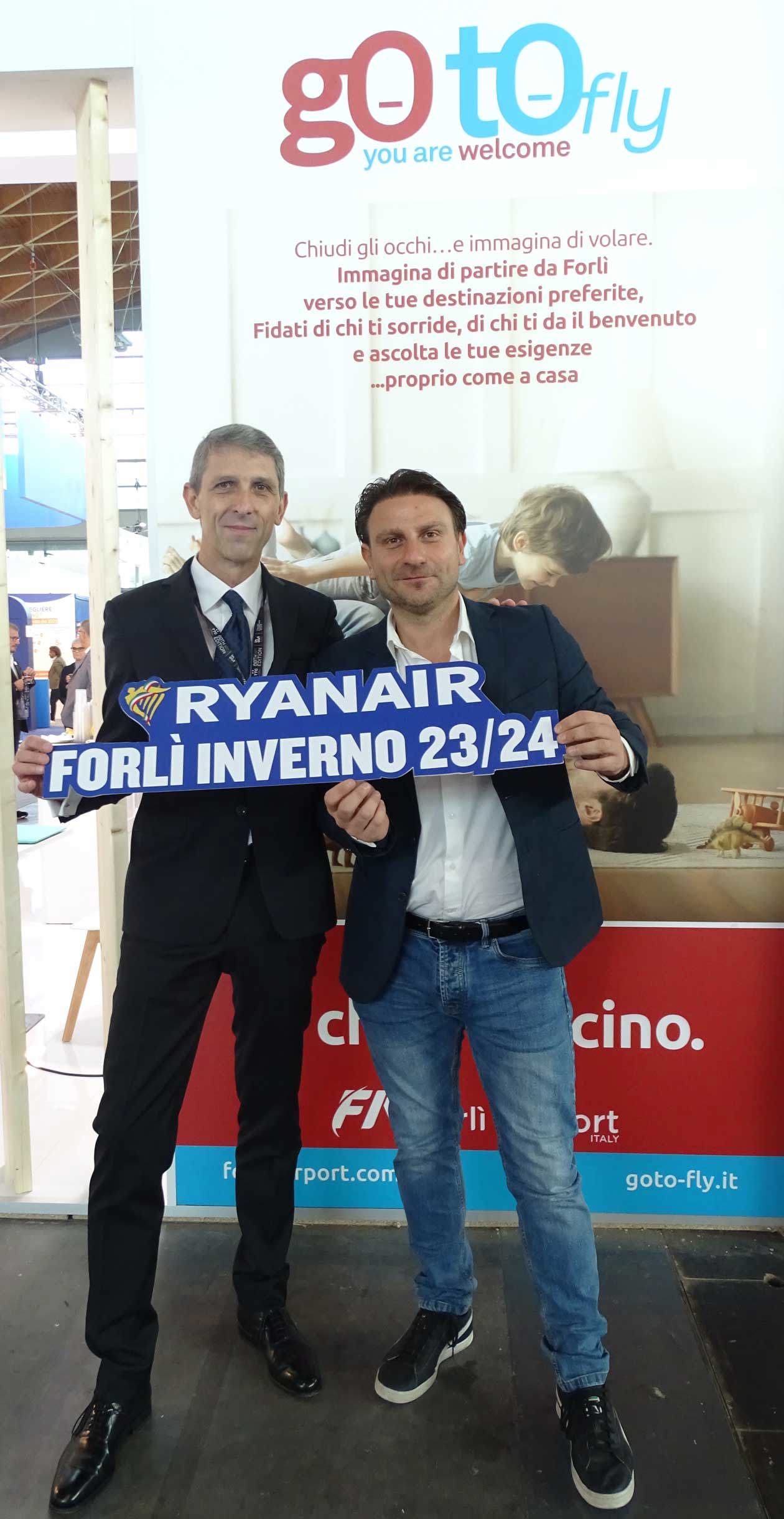 Andrea Stefano Gilardi, Business Aviation, Communication & Marketing Director Forlì Airport e  Mauro Bolla, Country Manager Ryanair per l'Italia. Copyright © Ryanair