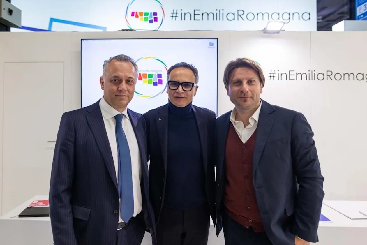 (Da sinistra a destra): Leonardo Corbucci,  Amministratore Delegato di AIRiminum, Andrea Corsini, Assessore regionale a mobilità e trasporti, infrastrutture, turismo e commercio della Regione Emilia Romagna, Mauro Bolla, Country Manager Ryanair per l'Italia.