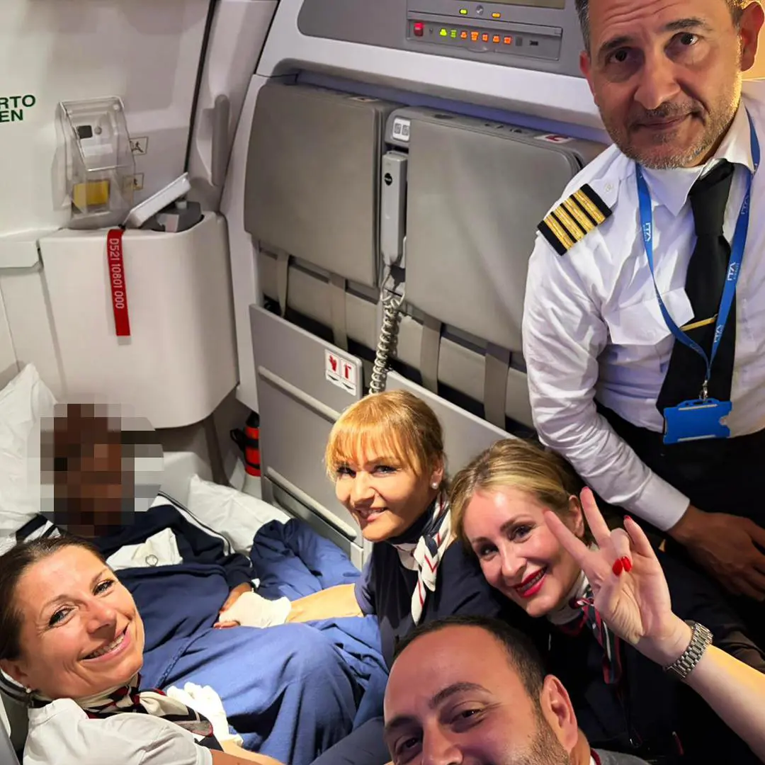 Bambino nato a bordo di aereo ITA Airways Foto Copyright © ITA Airways