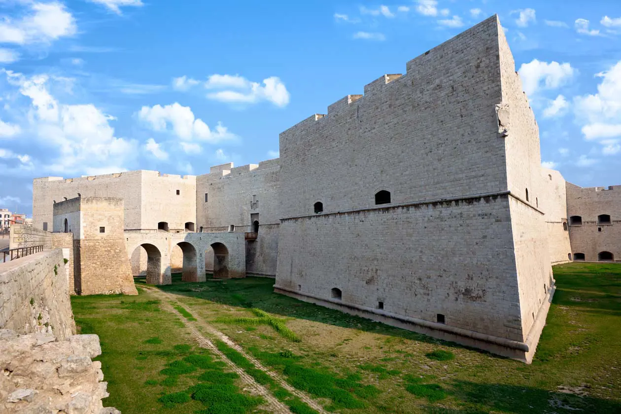 Castello Svevo di Barletta Foto: Copyright © Sisterscom.com | Depositphotos