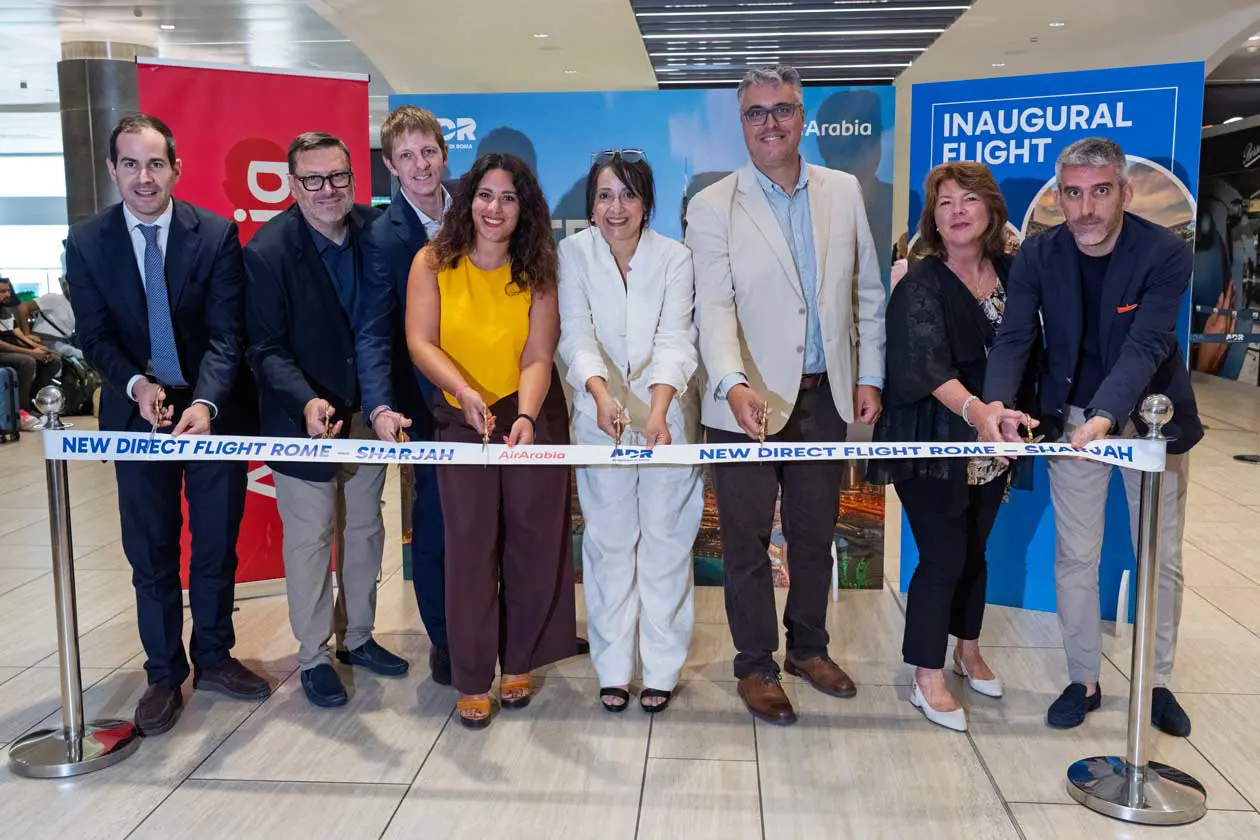 Nella foto da sinistra a destra: Davide Lo Franco, Route Manager Long Haul ADR; Marco d’Onofrio, Sales Manager Italy Air Arabia; Claudio Lazzati, Key Account Manager Italy Air Arabia; Tiziana Ricceri, Aviation & Airline Marketing Senior Analyst ADR; Fatima Meziane, Regional Manager Benelux, Italy&Germany Air Arabia; Giuliano Lunardelli Ponzio, Head of Sales Western Europe & North Africa Air Arabia; Alessandra Battazza, Key Account Manager ADR; Matteo Gaudiano, Key Account Executive Italy Air Arabia. Foto:&nbsp;Copyright © ADR.