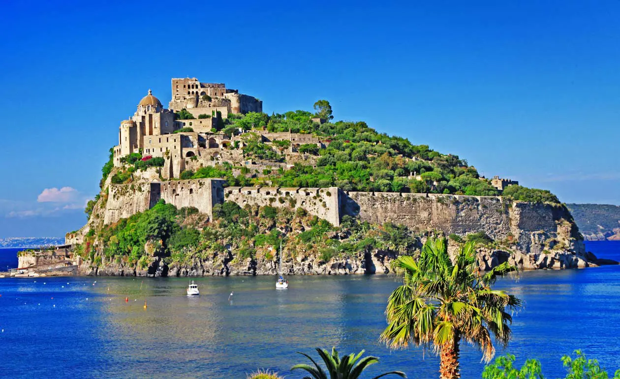 Castello Aragonese di Ischia Foto: Copyright © Sisterscom.com | Depositphotos