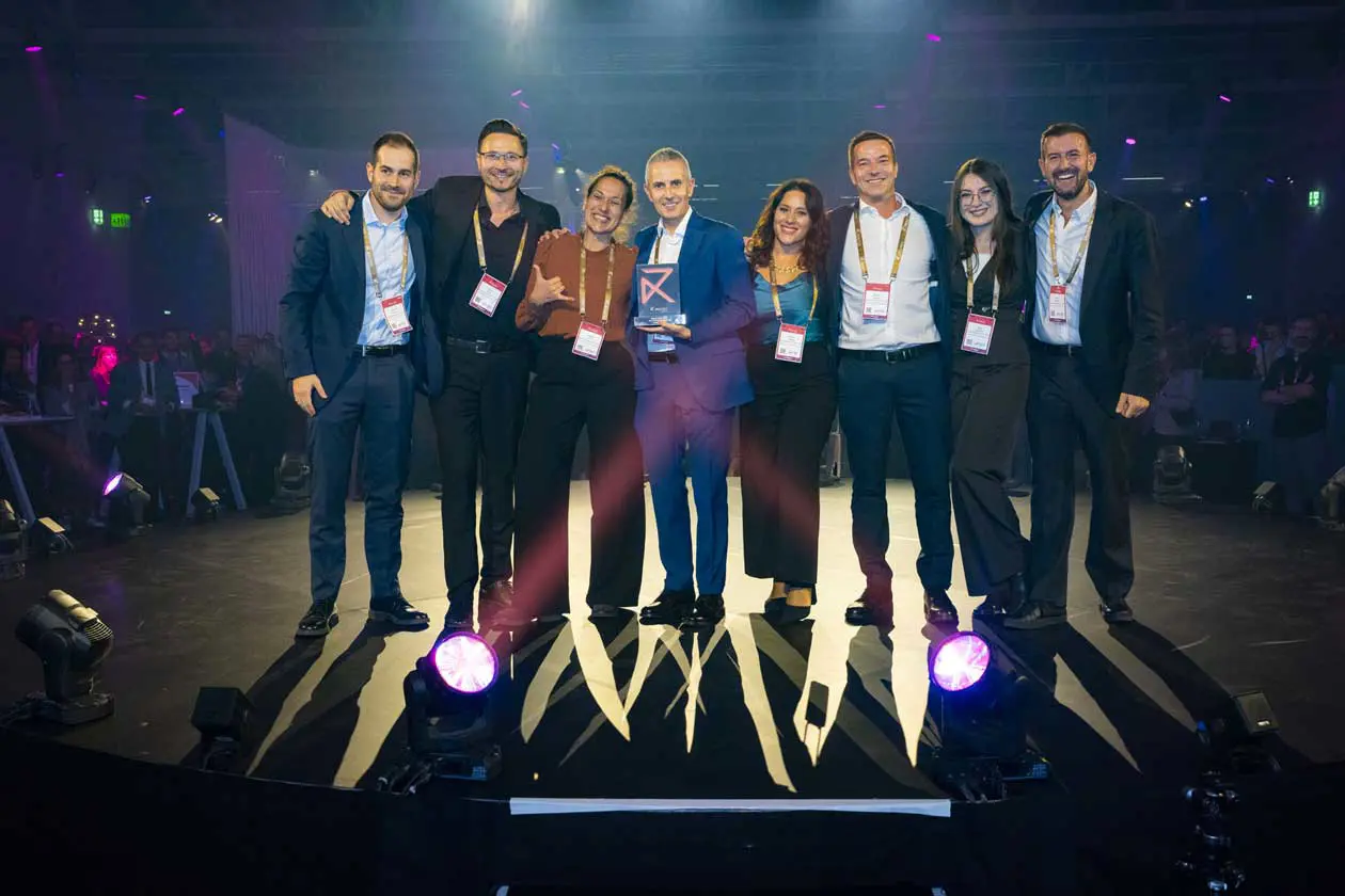 Da sinistra verso destra: Davide Lo Franco, Route Manager Long Haul; Adrian Duru, Route Manager Short-Medium Haul; Angelica Orsini, Head of Aviation & Airline Marketing; Federico Scriboni, Director Aviation Business Development; Tiziana Ricceri, Aviation & Airline Marketing Senior Analyst; Claudio Faustini, Head of Route Development; Ilaria Lamanna, Aviation & Airline Marketing Analyst; Marco Gobbi, Head of Cargo Development & Airline Experience. Foto: Ufficio Stampa&nbsp;ADR