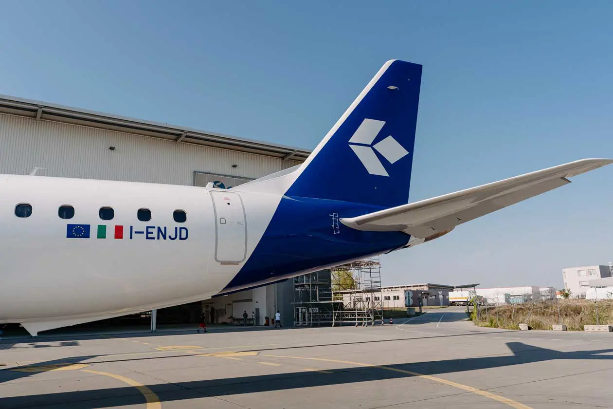 AirDolomiti_Aircraft-Painting-Bratislava Foto: Copyright © Ufficio Stampa&nbsp;Air Dolomiti