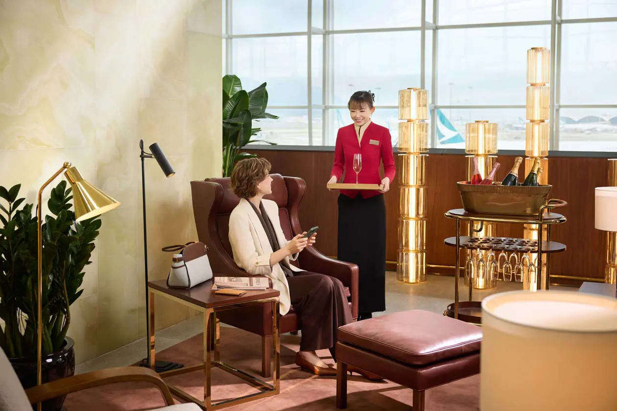Cathay Pacific lounge The Wing, First a Hong Kong - Foyer Foto: Copyright © Cathay Pacific Airways