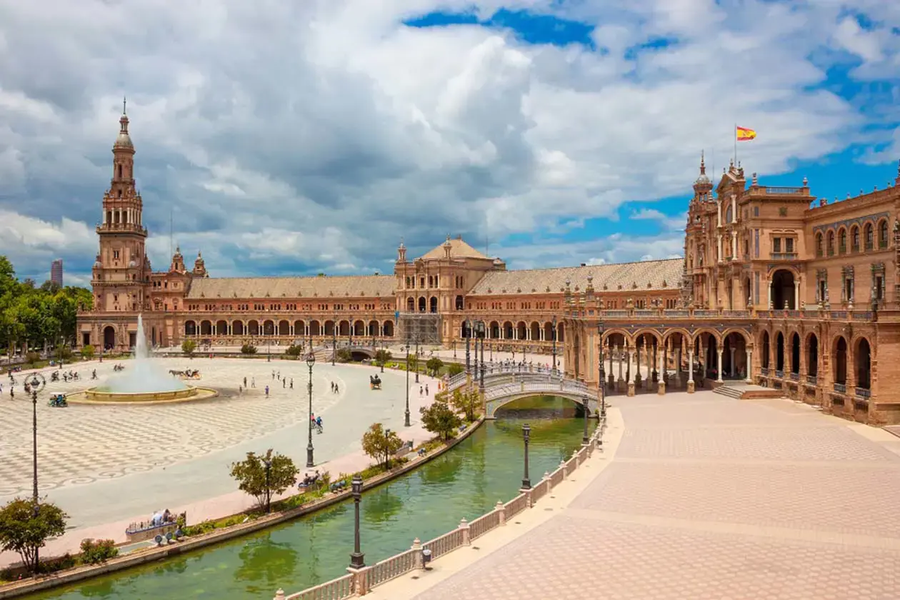 Piazza di Spagna a Siviglia.&nbsp;Foto: Copyright ©&nbsp;Sisterscom.com, Shutterstock
