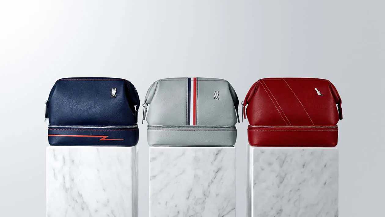 American Airlines - Amenity Kit centenario Copyright © American Airlines